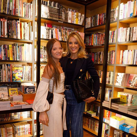 Look de Rafaella Justus ficou completo com uma calça de cintura alta e ampla modelagem, trazendo um look comfy, porém romântico e elegante