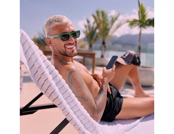 Avaliada em cerca de R$ 13 milhões, a mansão do uruguaio tem piscina, área de lazer generosa e vista para a Lagoa de Marapendi.