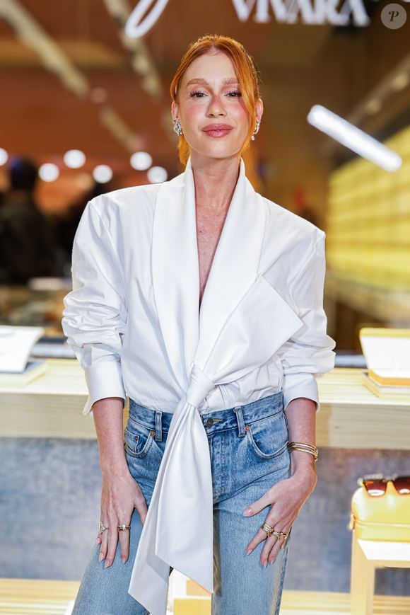 Com styling minimalista, Marina Ruy Barbosa aposta em elegância no evento