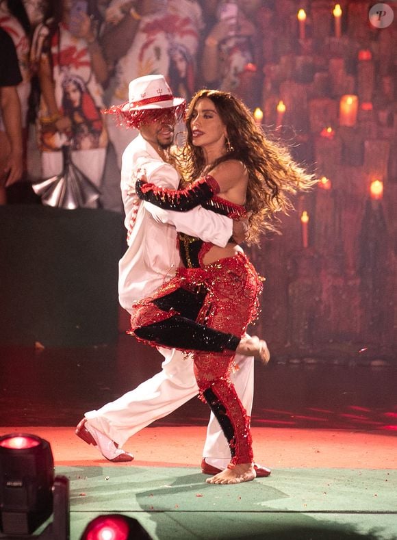 Anitta dançou gafieira na Grande Rio