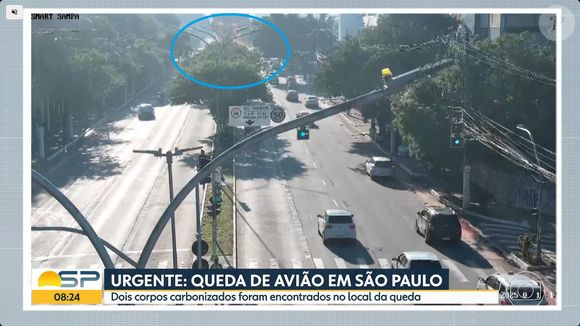 Imagem mostra momento da queda de avião em avenida de São Paulo em 7 de fevereiro de 2025