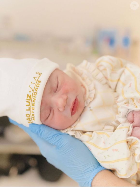 Mãe de Neymar, Nadine Gonçalves postou foto com a neta Mel: 'Bem-vinda bebê! Que Deus abençoe você e guarde-te! Sinta-se amada'