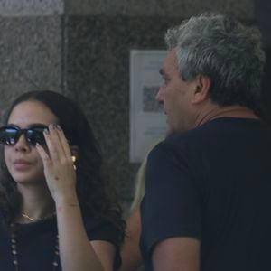 O pai da atriz, Luciano Souza, acompanhou a filha durante toda a cerimônia