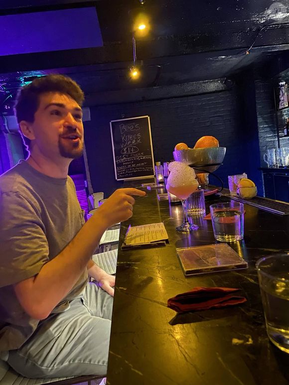 O ex-ator mirim Jake Cherry mantém atualmente um perfil discreto e longe da exposição que marcou sua infância em Hollywood