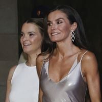 Fazer musculação a partir dos 50 anos é ótimo, mas essa postura de yoga é super eficaz para ganhar massa muscular nos braços e combater a flacidez