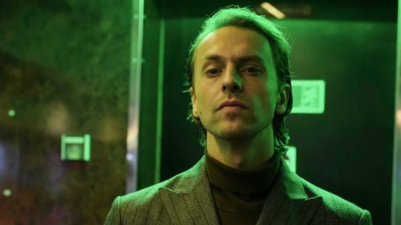 Reha é desmascarado por Atilla ao se vingar da ex-mulher, Reha, e mafioso planeja o troco: resumo do capítulo de terça-feira (17/03) da novela 'Coração de Mãe'