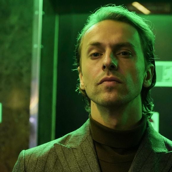 Reha é desmascarado por Atilla ao se vingar da ex-mulher, Reha, e mafioso planeja o troco: resumo do capítulo de terça-feira (17/03) da novela 'Coração de Mãe'