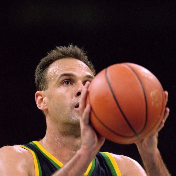 Tadeu Schmidt emocionou ao falar de seu irmão, Oscar Schmidt, o maior nome do basquete brasileiro. Família de gigantes!