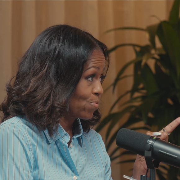 Em conversa sobre o livro The Look, Michelle Obama foi direta: moda, para ela, começa por se sentir bem consigo mesma