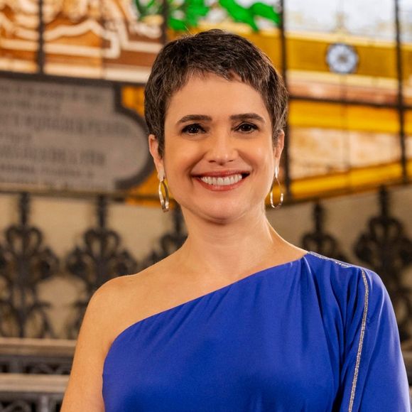 José Manuel Martínez, ginecologista: 'As palpitações na menopausa podem surgir devido à deficiência hormonal; se a taquicardia for persistente, é recomendável realizar um exame'
- Foto ilustrativa de Sandra Annenberg, de 58 anos