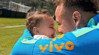 Filha de Neymar e Bruna Biancardi, grávida pela 3ª vez, Mel faz 1 ano; web aponta melhor presente em dia de jogo decisivo do Brasil na Copa 2026: 'Papai tem que...'