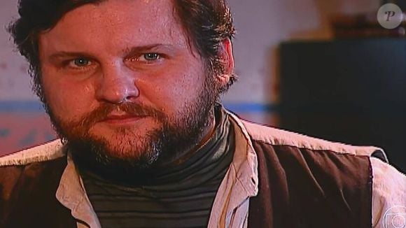 Bartolo (Antônio Calloni) e Leonora (Lu Grimaldi) partem, e todos choram na despedida.