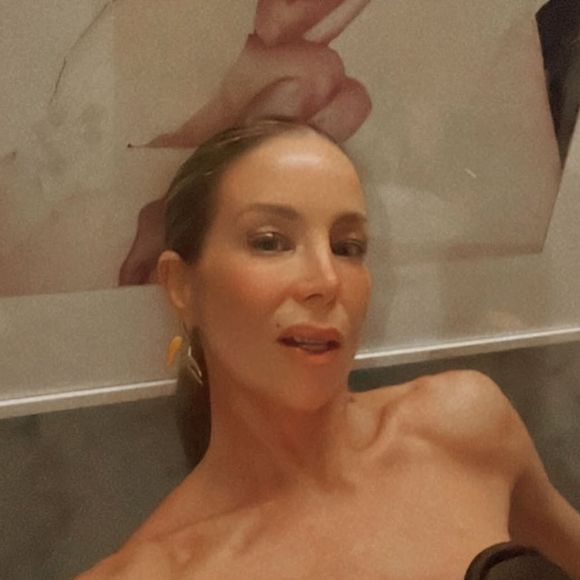 Danielle Winits também é adepta de tratamentos estéticos que realcem sua beleza sem agredir a pele