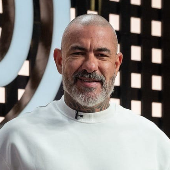 'Gostei de fazer e devo fazer mais': hoje aos 51 anos, Henrique Fogaça, do 'MasterChef Brasil', investiu em tratamento para melhorar a firmeza da pele
