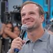 Avô de Rubens Barrichello teve papel fundamental no futuro do piloto com 'passarinho' de presente aos 6 anos. Entenda!