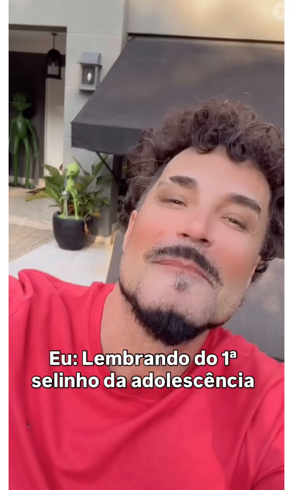 Para muitos, Latino ficou irreconhecível com a harmonização, o que rendeu piadas e mensagens de alerta ao cantor