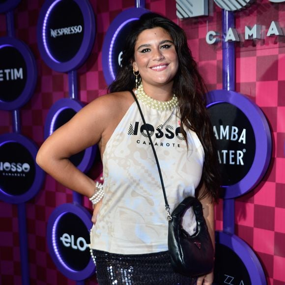 Giulia Costa: "Eu pude acompanhar e ir desfilando ao lado dela. Nunca tinha tido a experiência de desfilar na avenida, então foi muito incrível"