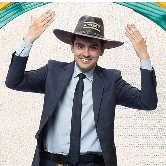 Dudu Camargo surpreendeu a todos ao ser anunciado em 'A Fazenda 17' neste ano