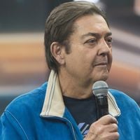 'Faustão já teve muitas outras vidas e acredito que ainda viverá muito': fora da Globo há 5 anos, apresentador ganha previsão poderosa de médium ao retornar à emissora por motivo especial