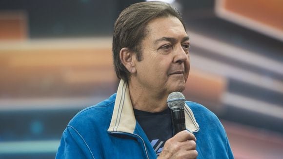 'Faustão já teve muitas outras vidas e acredito que ainda viverá muito': fora da Globo há 5 anos, apresentador ganha previsão poderosa de médium ao retornar à emissora por motivo especial