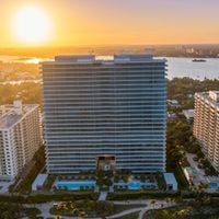 14º andar, 311m² com 3 quartos e vista para Baía de Biscayne: craque do Brasil em Copas, Kaká paga quase R$ 45 milhões por imóvel em Miami