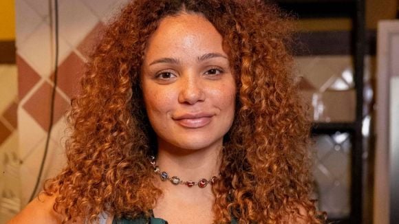 ‘Desejo de fazer piriguete’: aos 26 anos, Letícia Vieira troca jovem recatada e lobimoça por sonho antigo em 'Lá Na Minha Terra', novela substituta de 'A Nobreza do Amor'