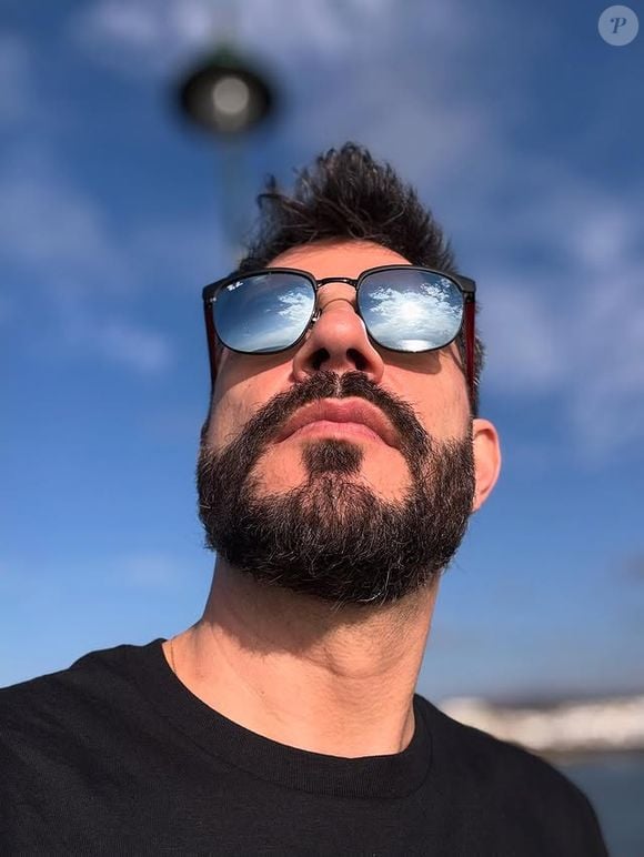 Evaristo Costa afirmou que não precisa de ninguém preconceituoso por perto