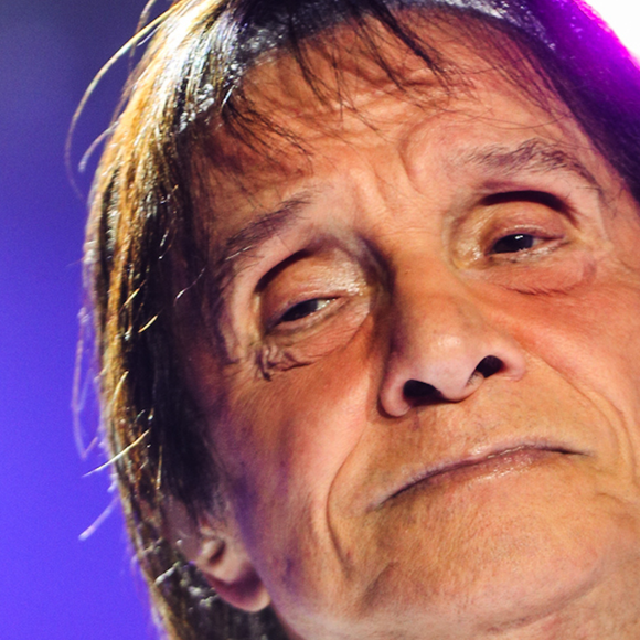 Não dirige de ré? Não faz shows no dia 13? Mitos e verdades sobre os efeitos do TOC na vida de Roberto Carlos