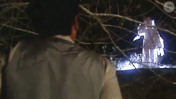 No final da novela 'Tieta', a verdadeira identidade da Mulher de Branco é revelada.