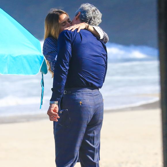 Na novela 'Vale Tudo', após o envolvimento entre Leila e Marco Aurélio, o ricaço vai até pedi-la em casamento.