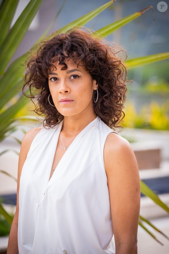 Cecília Catanhede (Maeve Jinkings): É irmã de Marco Aurélio e casada com Laís (Lorena Lima), com quem administra uma pousada em Paraty, na Costa Verde do Rio de Janeiro.