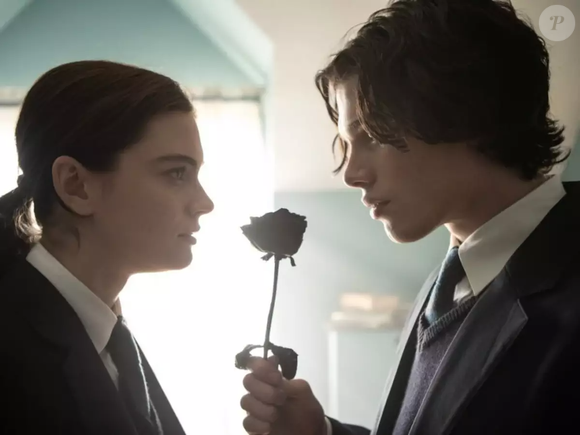 Inspirado em um fenômeno editorial, 'O Fabricante de Lágrimas' leva à Netflix uma história marcada por segredos, cicatrizes emocionais e romance