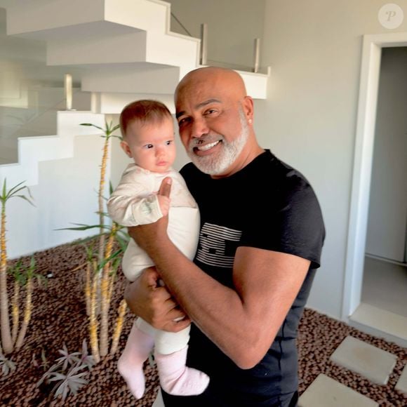 Cantor Rick com a neta Isabela em foto de 22 de junho de 2026 menos de 3 meses antes do seu desaparecimento em voo