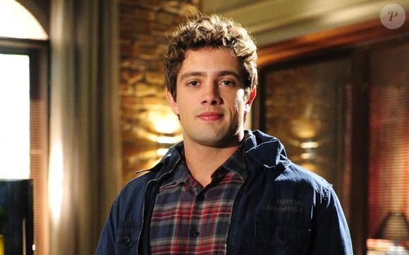 Rafael Cardoso fez sucesso com o seu personagem na novela 'A Vida da Gente', uma das mais lembradas de sua carreira