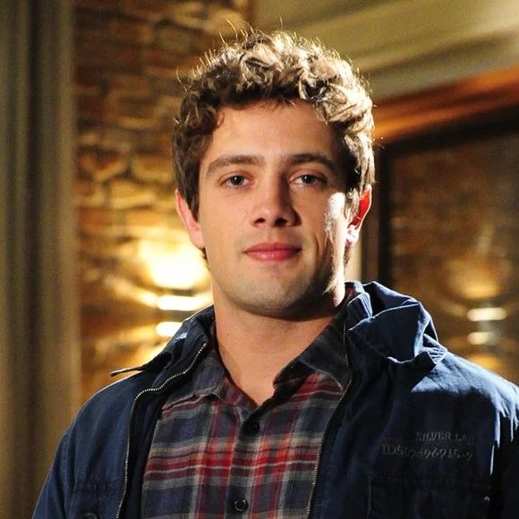 Rafael Cardoso fez sucesso com o seu personagem na novela 'A Vida da Gente', uma das mais lembradas de sua carreira