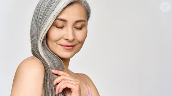 Cabelo grisalho feminino: saiba como cuidar dos fios brancos