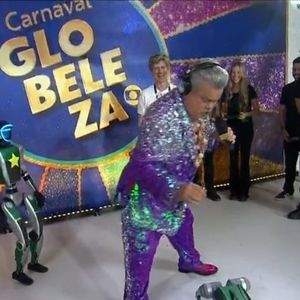 Em resposta, Milton Cunha utilizou sua conta oficial na mesma plataforma para se defender, afirmando que não teve a intenção de ser rude e que, possivelmente, não percebeu o pedido devido ao ambiente movimentado do evento: