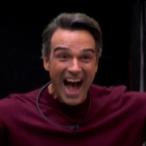 Tadeu Schmidt entra na casa do BBB 26 sem telão e protagoniza momento histórico com finalistas