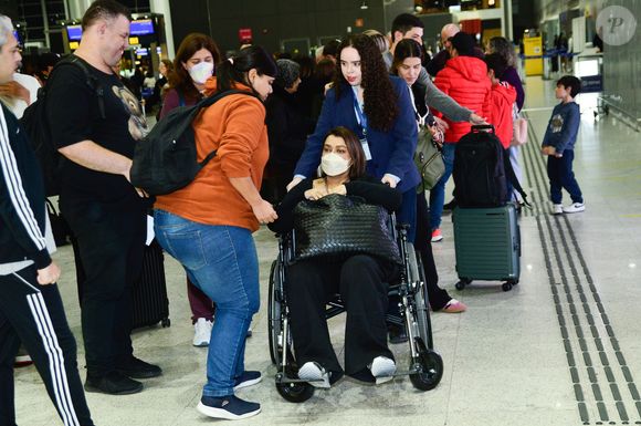 Preta Gil embarcou para os EUA no Aeroporto de Guarulhos (São Paulo), para buscar tratamento para o câncer.