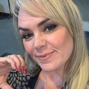 Ex-Paquita Ana Paula Almeida 'Pituxita' entrou na Justiça contra Alexandre Correa: 'Ele teve a nítida intenção de macular a imagem dela'