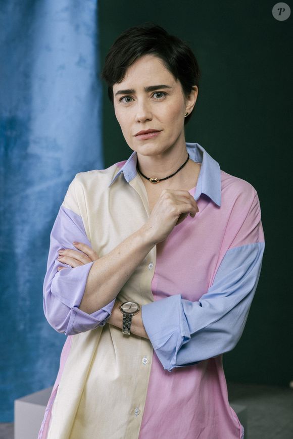 Para participar da novela 'Três Graças' e quebrar seu jejum longe da Globo, Fernanda Vasconcellos radicalizou seu visual