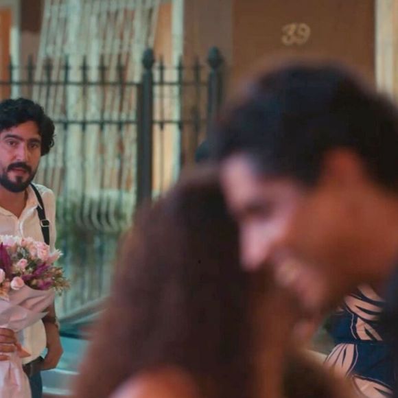 Ivan (Renato Góes) presencia dança de Raquel (Taís Araújo) e Otávio (Breno da Matta) no capítulo de segunda, 14 de abril de 'Vale Tudo'