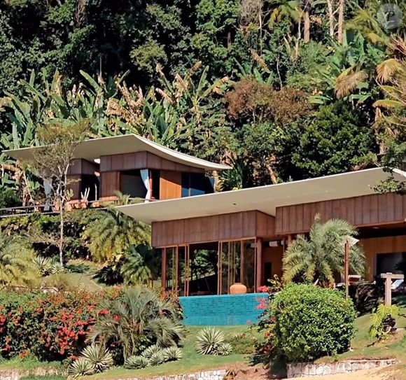 Casa localizada em Angra dos Reis, na costa verde do Rio de Janeiro, já foi cenário da novela 'Vale Tudo'.