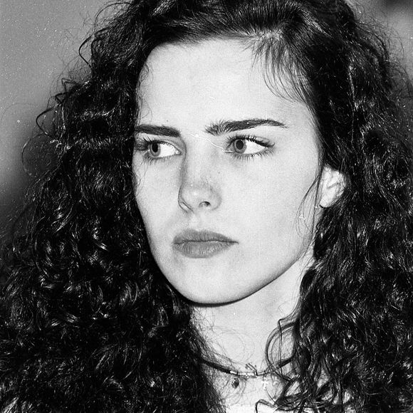 Ana Paula Arósio também namorou um rapaz durante a adolescência, mas a mãe proibiu a relação pelo fato do rapaz ser pobre