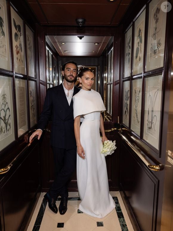Thylane Blondeau, que ganhou fama mundial ainda criança, revelou os registros do casamento com Ben Attal. O vestido de noiva elegante e contemporâneo roubou a cena