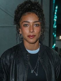 De all black à alfaiataria elegante: + 20 fotos dos looks de Leticia Colin, Flávia Alessandra, Alice Carvalho e mais famosas no 1º show de Rosalía no RJ