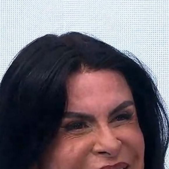 Gretchen exibiu um novo visual durante participação no 'Jornal dos Famosos', do Portal Leo Dias, nesta quarta-feira (24)