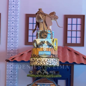 Bolo do aniversário de 1 ano de José Leonardo roubou a cena nas redes sociais