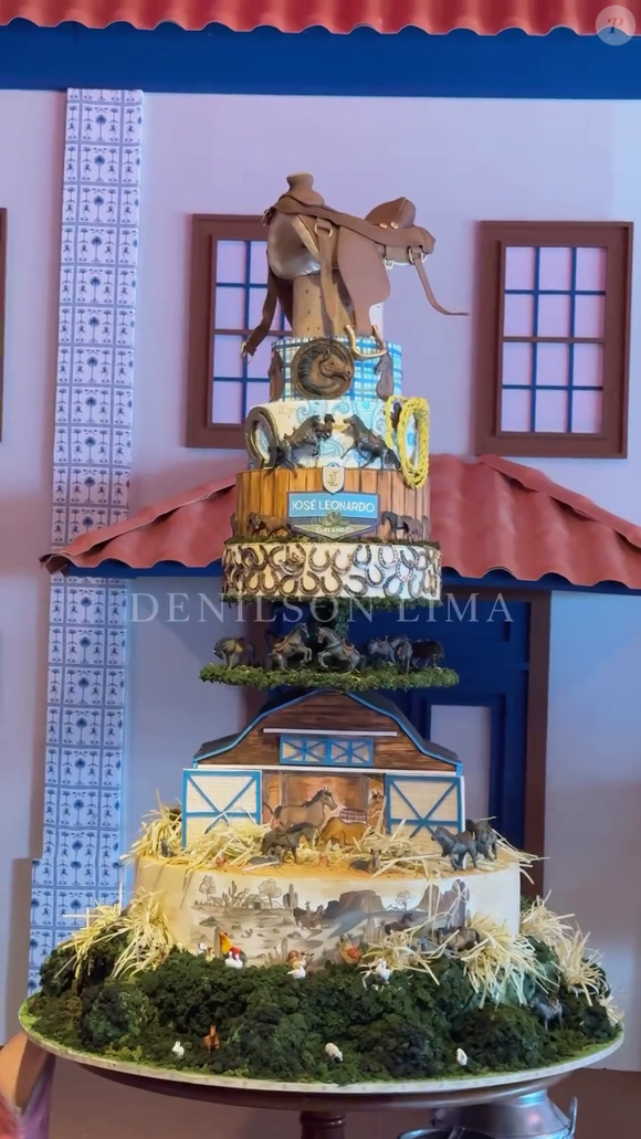 Bolo do aniversário de 1 ano de José Leonardo roubou a cena nas redes sociais