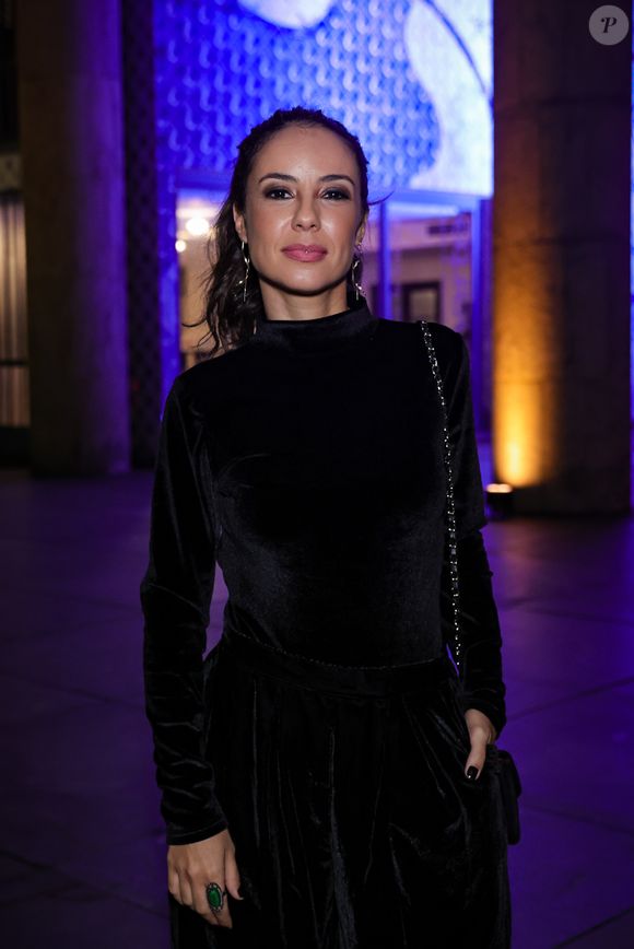 Andréia Horta, a Zenilda de 'Três Graças', também foi de look preto - contudo, com menos pele à mostra; ainda sim, vestimenta ficou elegante